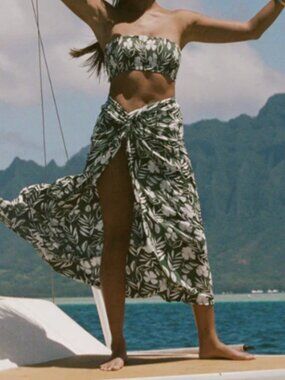 STONE FOX SWIM Marlowe Sarong - Flora Size Small (sold out online)